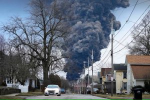 Ohio train derailment prompts evacuation